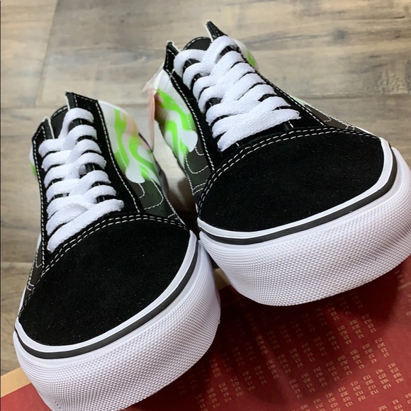 WMNS VANS OLD SKOOL FLAME black/true white - Picture 7 of 16